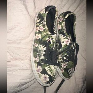 Women's vans size 7.5
